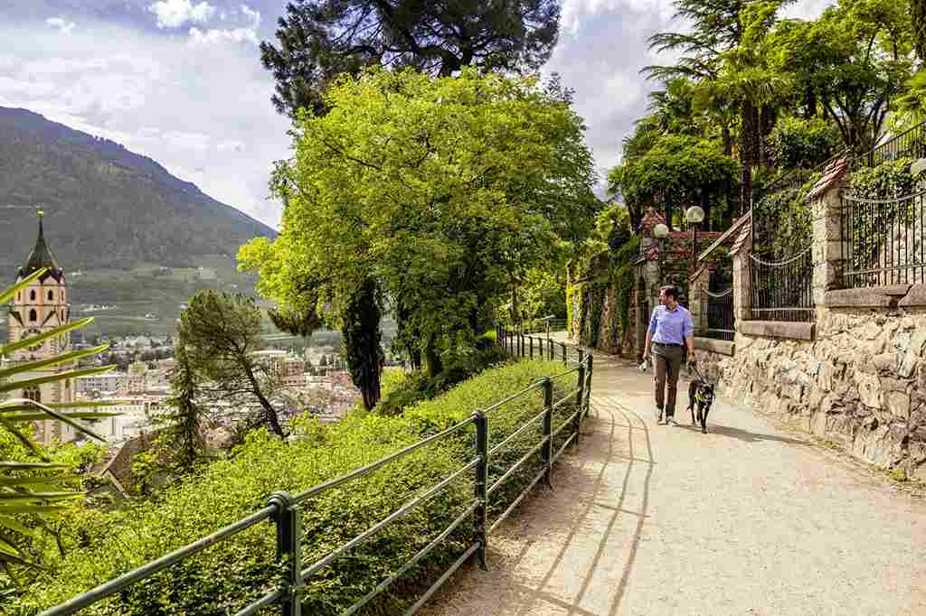 Passeggiata Tappeiner: Il Cuore Verde di Merano